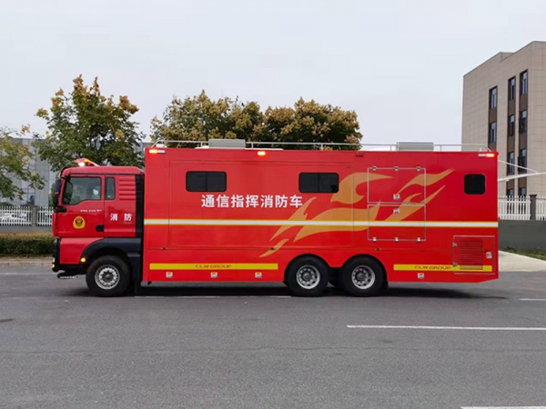 重汽汕德卡卫星通讯指挥车