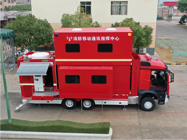 奔驰Arocs 3345 通讯指挥车