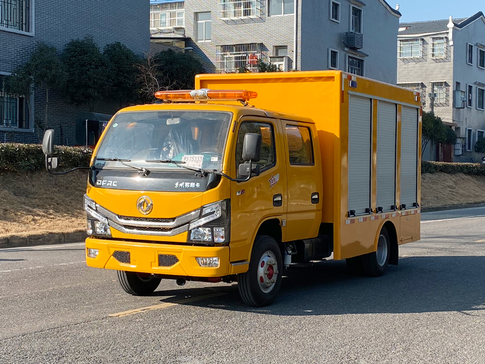 东风多利卡双排座工程救险车